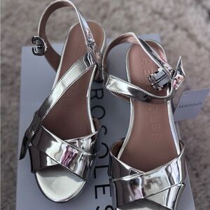 AEROSOLES Women's Metallic Silver Sandals